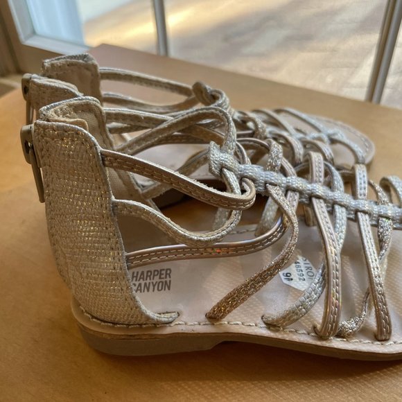 Never Worn! Harper Canyon Strappy Toddler Girls' Gold Sandals Size 9 - Picture 2 of 4